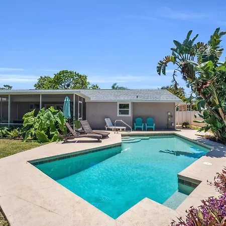 Naples Single Family Pool Home - Kayak The Gordon River & Be Close To The Beach!